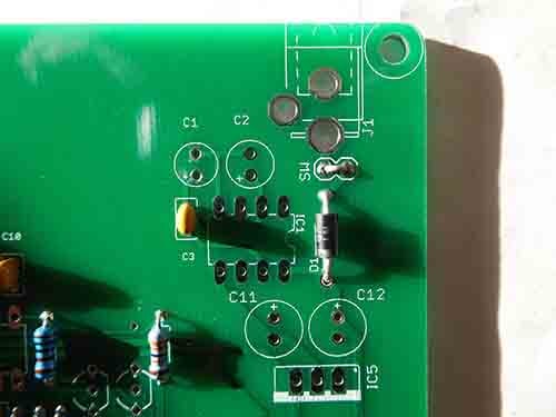 shruthi-filter-board-diode-and-link shruthi filter pcb d1 and wire link