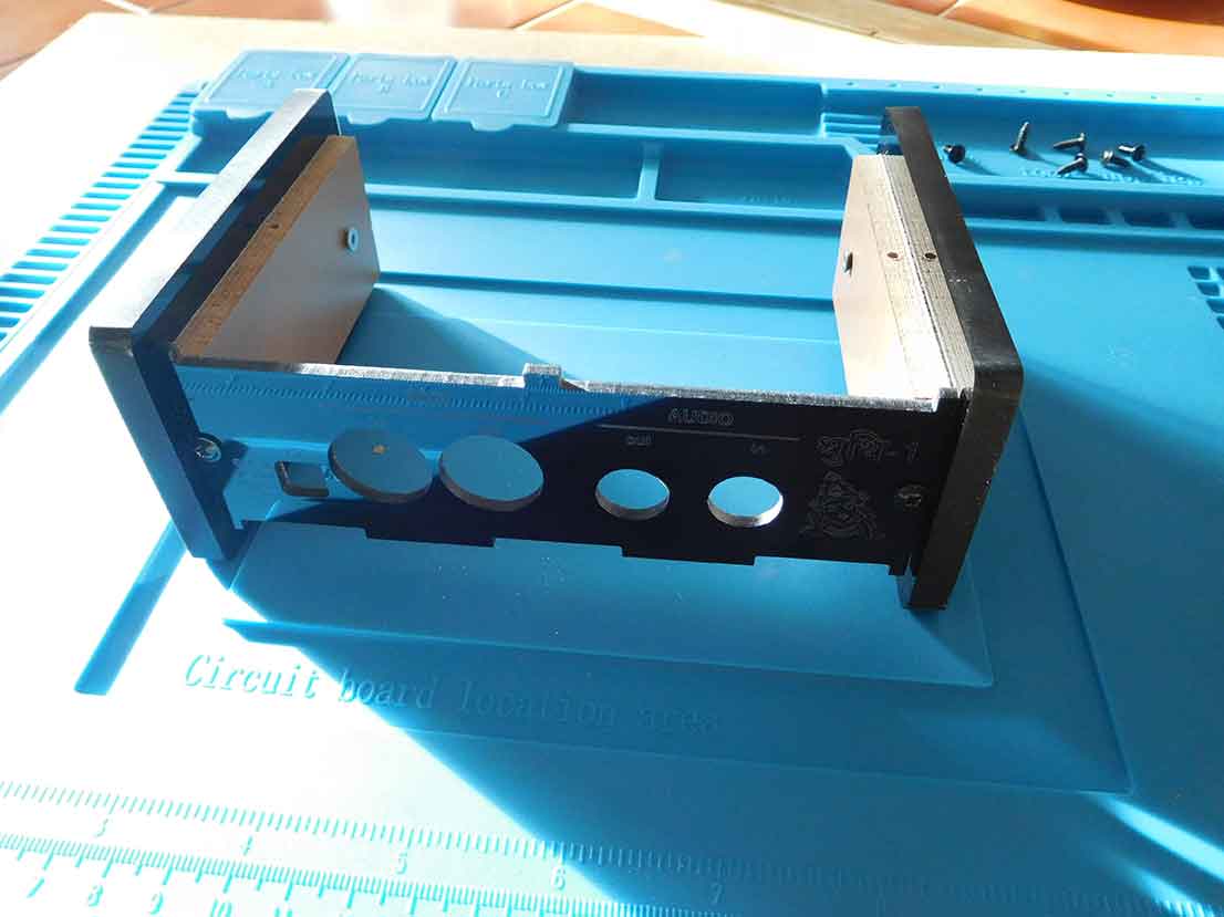 DSCN6424 mutable instrument shruthi case back panel