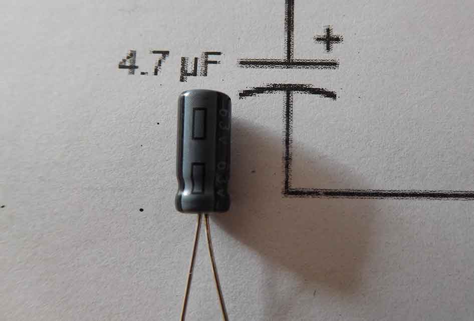 A polarised capacitor circuit diagram A polarised capacitor circuit diagram