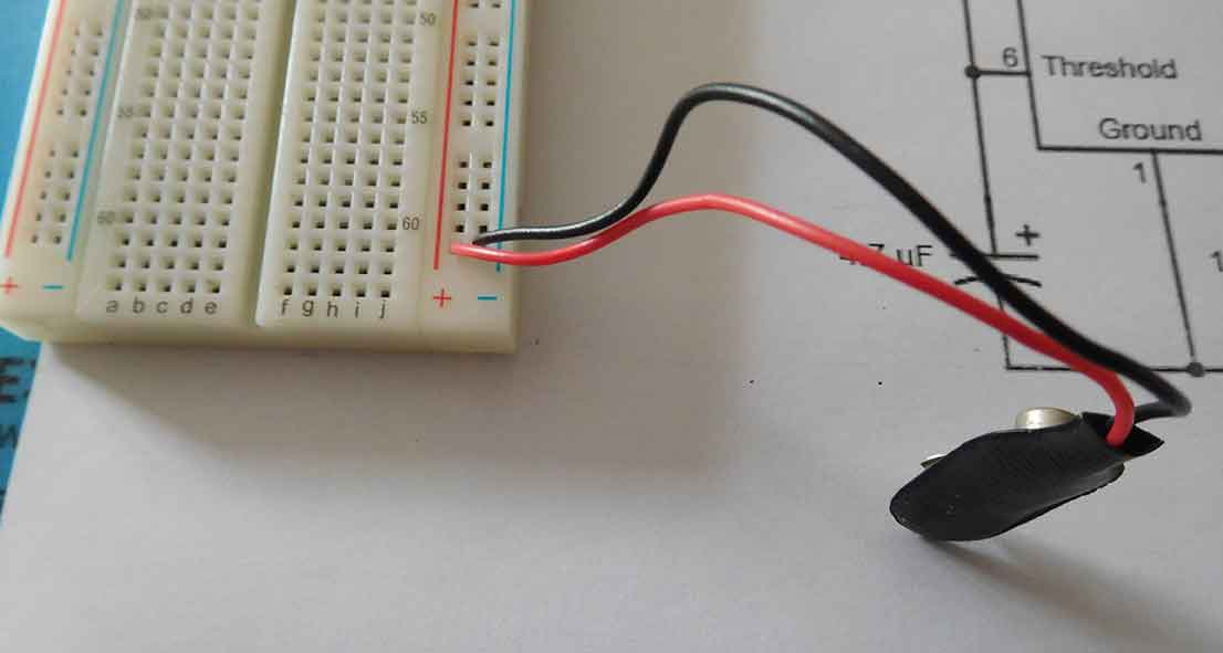 battery plugged in battery plugged in
