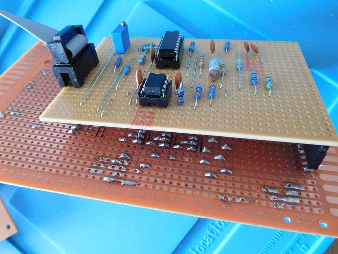 both-boards Stripboard CEM3340 VCO with the constuction finished