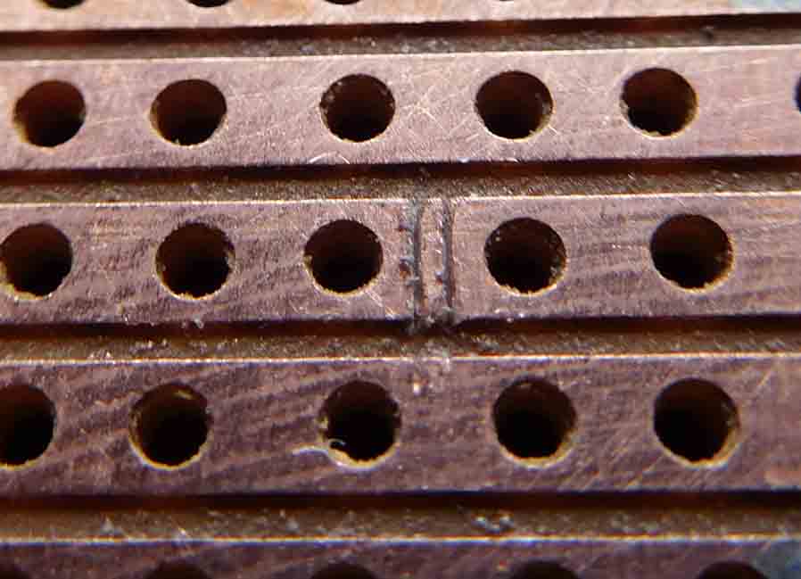 cutting veroboard tracks two adjacent tracks