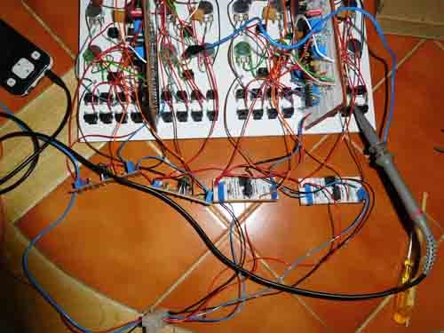 Building a synthesiser voltage controlled oscillator tested with an oscilloscoope